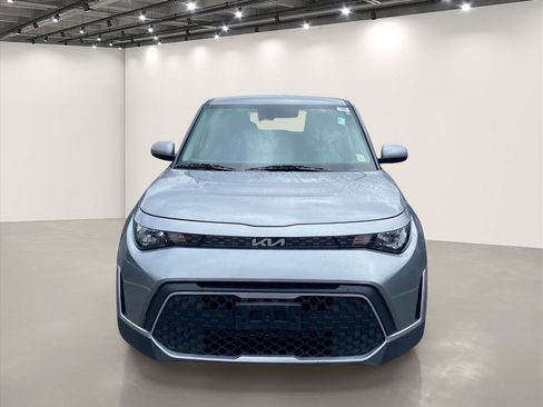 Certified 2023 Kia Soul LX w/ LX Technology Package FWD image 3
