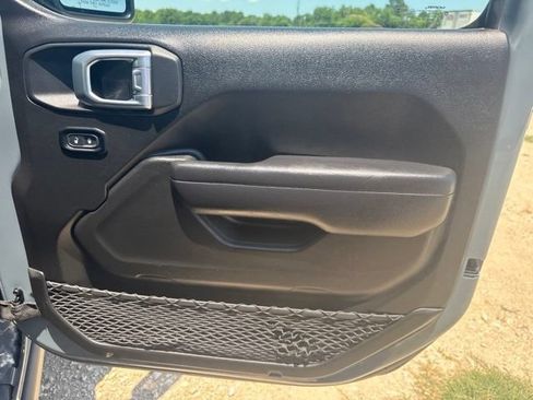 Used 2024 Jeep Wrangler Unlimited Rubicon AWD/4WD image 19