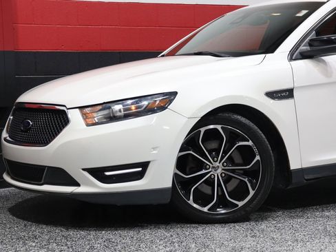 Used 2013 Ford Taurus SHO image 19