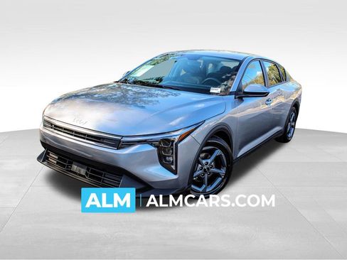Used 2025 Kia K4 LXS image 1