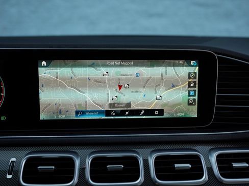 Used 2023 Mercedes-Benz GLE 450 4MATIC w/ AMG Line Exterior image 30