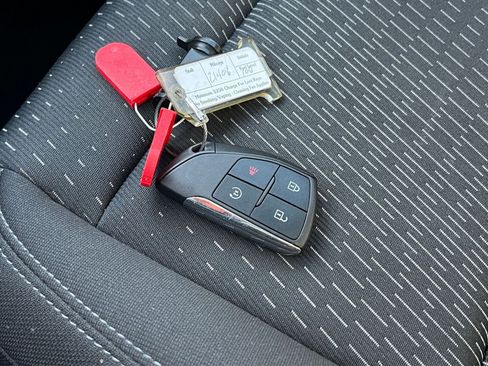 Used 2025 Chevrolet Equinox LT image 22