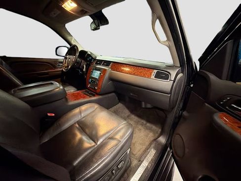 Used 2009 Chevrolet Tahoe LTZ image 29
