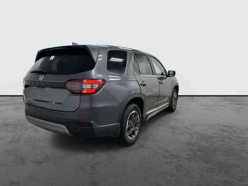 Used 2024 Honda Pilot EX-L image 3