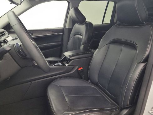 Used 2022 Jeep Grand Cherokee Limited 4xe image 17