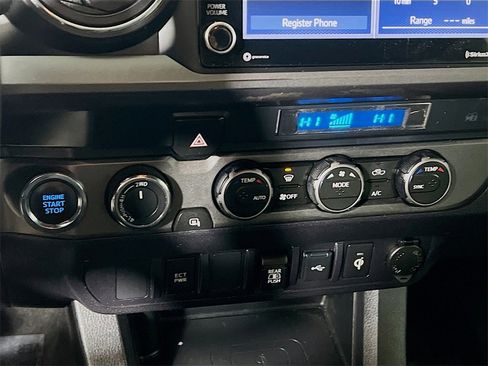 Certified 2022 Toyota Tacoma TRD Off-Road image 15