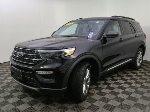 Used 2023 Ford Explorer XLT w/ Equipment Group 202A image 5