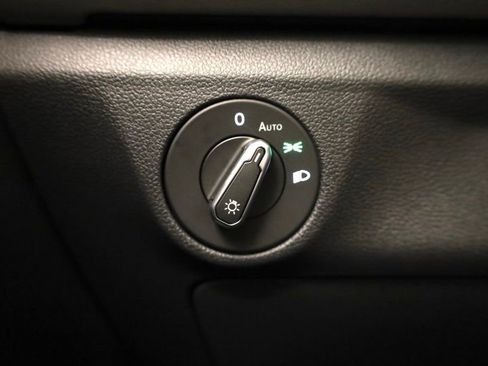 New 2026 Volkswagen Jetta SE FWD image 28