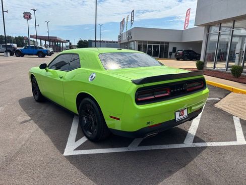Used 2023 Dodge Challenger SXT image 2