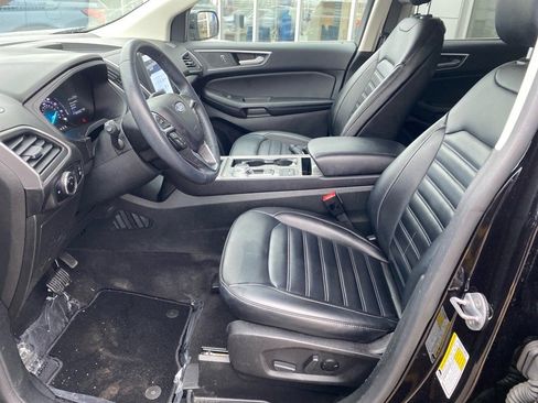 Used 2024 Ford Edge SEL w/ Convenience Package image 9