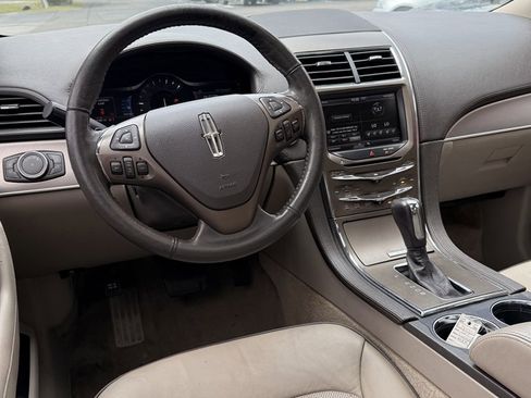 Used 2015 Lincoln MKX FWD w/ Equipment Group 101A image 8