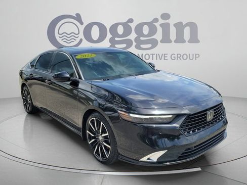 Used 2023 Honda Accord Touring image 4