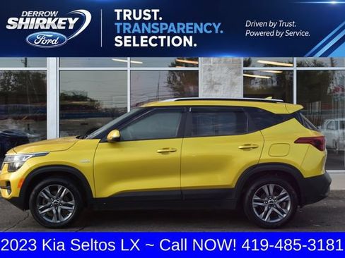 Used 2023 Kia Seltos LX AWD/4WD image 2