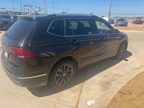 Used 2023 Volkswagen Tiguan SE FWD image 5