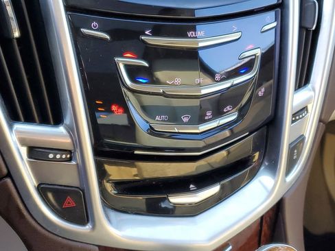 Used 2016 Cadillac SRX Luxury image 19
