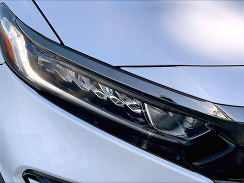 Used 2018 Honda Accord Sport image 29