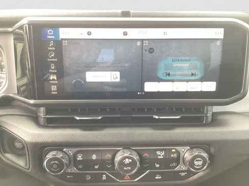 Used 2026 Jeep Wrangler Sport AWD/4WD image 11