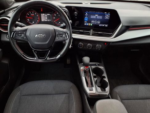 Used 2024 Chevrolet Trax RS image 12