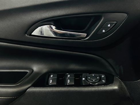 Used 2021 Chevrolet Equinox Premier AWD/4WD image 13