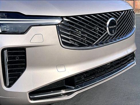 Used 2026 Volvo XC90 B5 Plus image 32