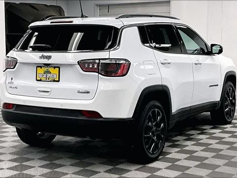 Used 2023 Jeep Compass Latitude w/ Sun and Sound Group AWD/4WD image 13