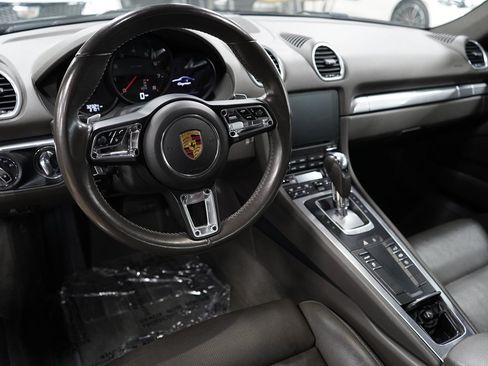 Used 2021 Porsche 718 Cayman RWD image 11