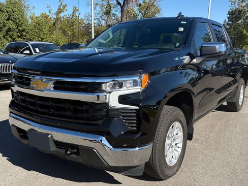 Used 2025 Chevrolet Silverado 1500 LT image 39