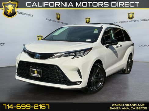 Used 2024 Toyota Sienna XSE w/ XSE Premium Package FWD image 1