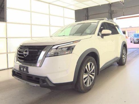 Used 2024 Nissan Pathfinder SL AWD/4WD image 1