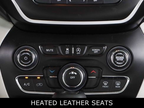 Used 2020 Jeep Cherokee Latitude Lux w/ Quick Order Package 26H Lux image 20