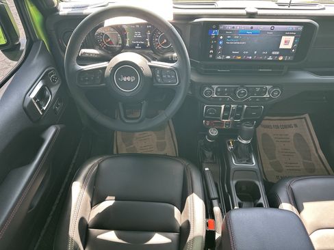 Used 2025 Jeep Gladiator Rubicon image 23
