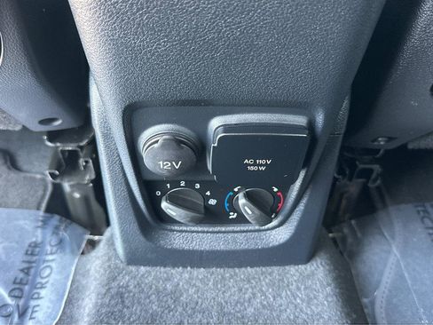 Used 2019 Ford Transit Connect XLT FWD image 17