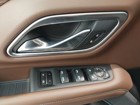 Used 2021 Chevrolet Tahoe High Country w/ Premium Package image 26