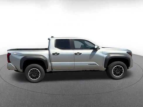 Used 2025 Toyota Tacoma TRD Off-Road AWD/4WD image 13
