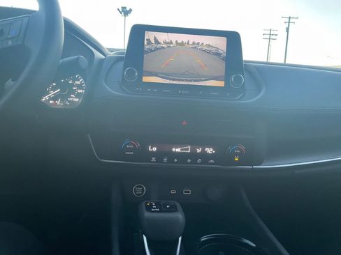 Used 2023 Nissan Rogue SV image 17