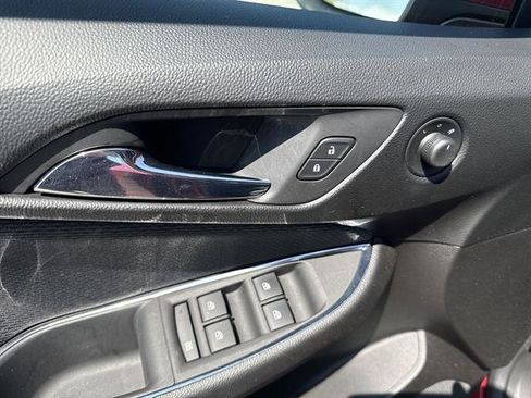 Used 2018 Chevrolet Cruze LT w/ Convenience Package FWD image 15