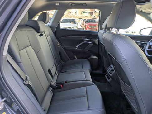 Used 2025 Audi Q5 Premium w/ Convenience Package image 27