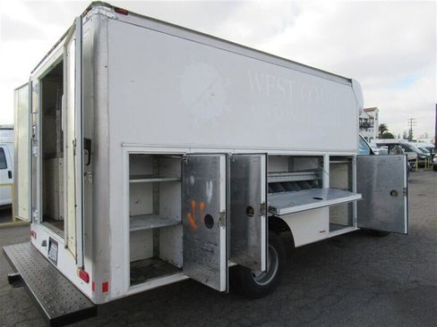 Used 2016 Chevrolet Express 3500 image 13