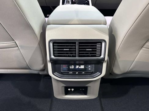 New 2026 Volkswagen Atlas SE FWD image 18