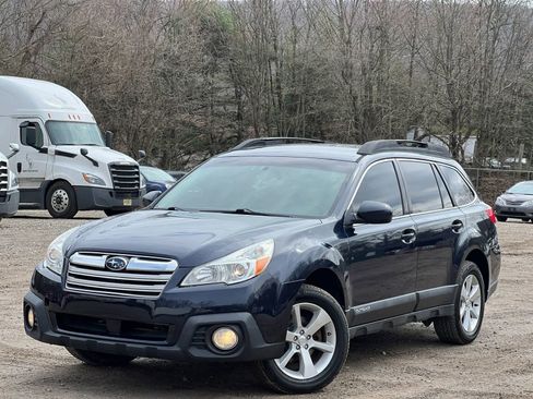 Used 2013 Subaru Outback 2.5i Limited w/ Moonroof Pkg AWD/4WD image 2