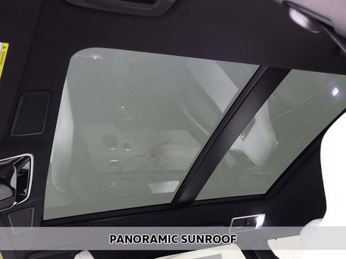 Used 2022 Land Rover Range Rover Sport SVR image 4