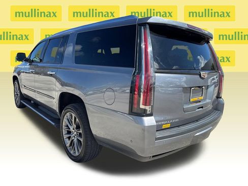 Used 2020 Cadillac Escalade ESV Platinum w/ Escalade Sport Edition image 10