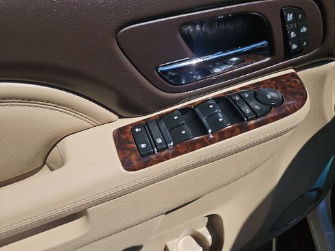 Used 2014 GMC Yukon XL Denali AWD/4WD image 11