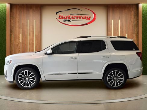 Used 2020 GMC Acadia Denali w/ Technology Package FWD image 4