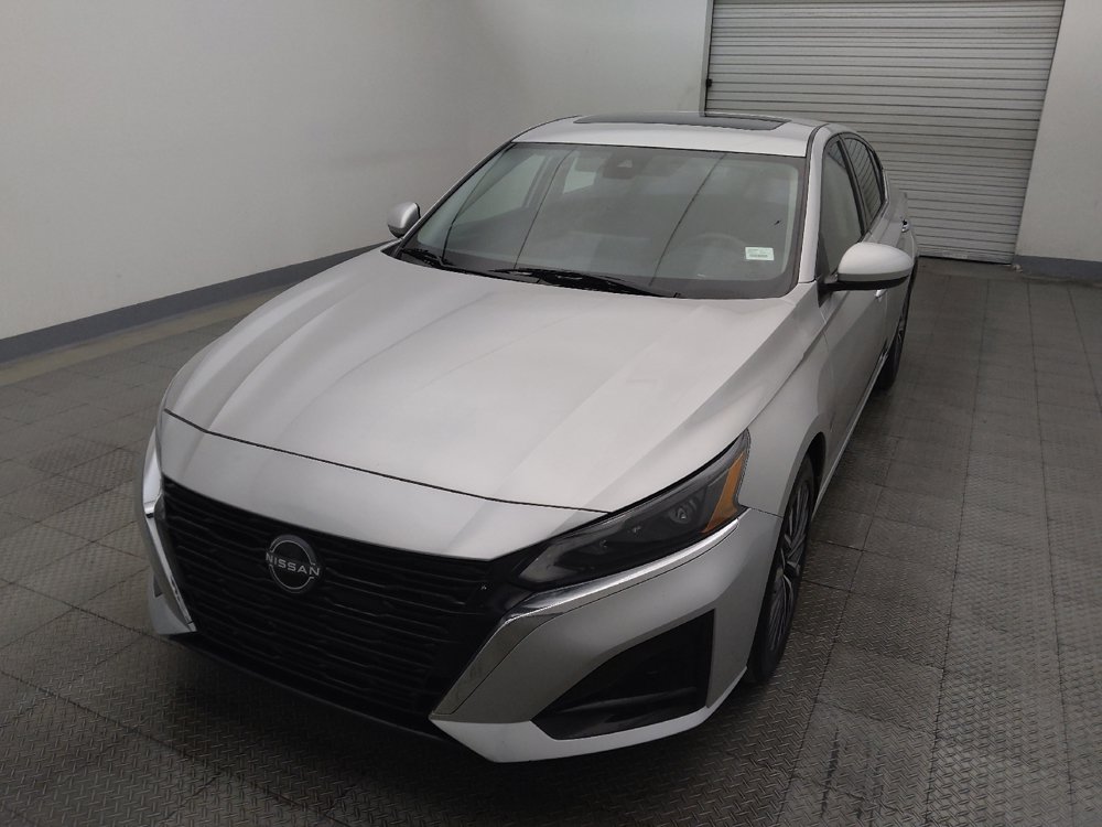 Used 2023 Nissan Altima 2.5 SV w/ SV Premium Package FWD image 15