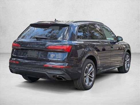 Used 2026 Audi Q7 3.0T Premium w/ Convenience Plus Package image 2