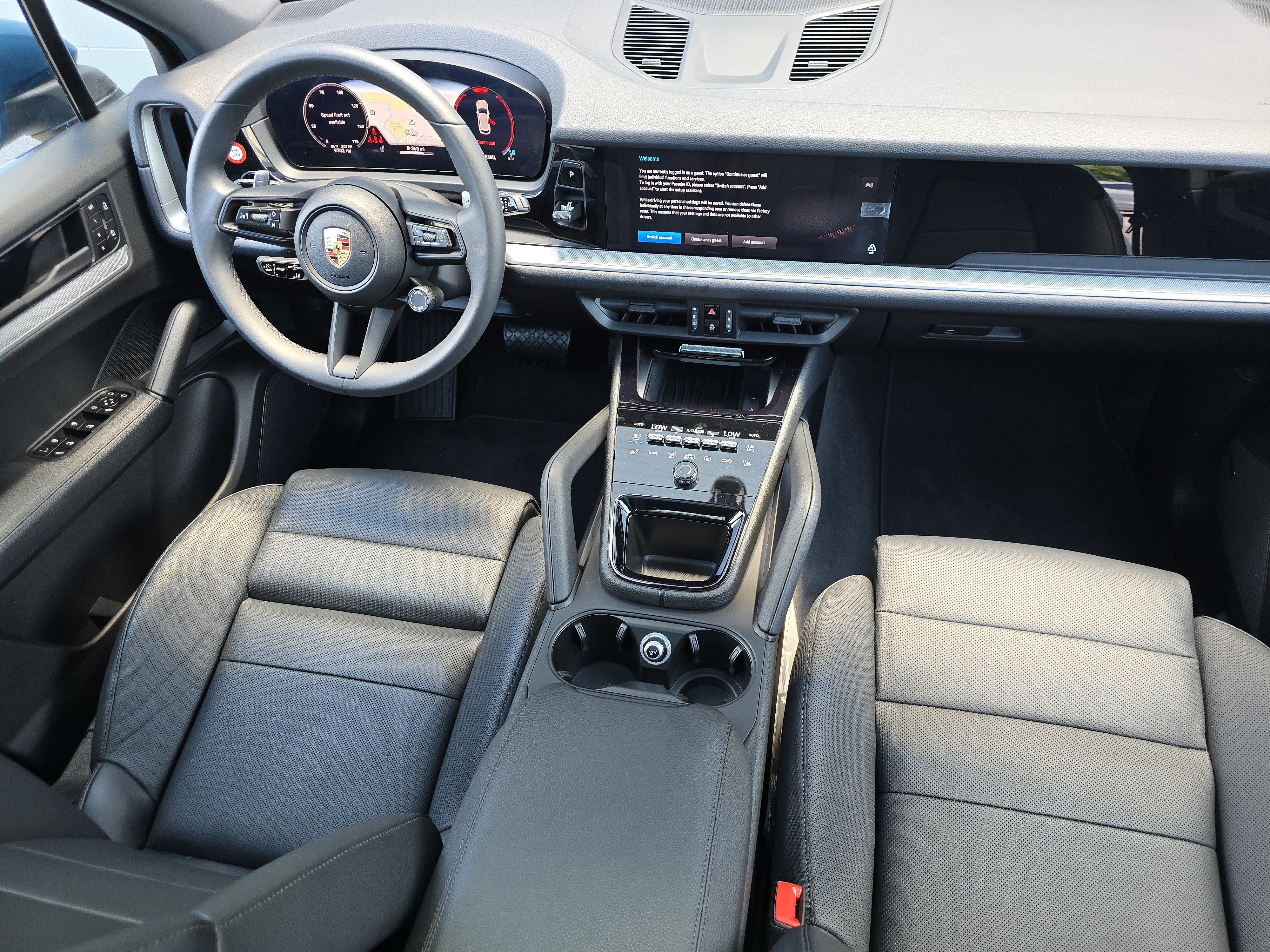 Certified 2025 Porsche Cayenne AWD/4WD image 30