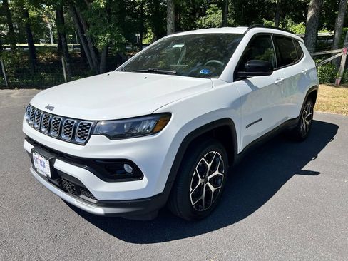 Certified 2025 Jeep Compass Limited AWD/4WD image 7