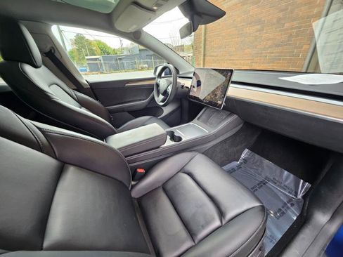 Used 2023 Tesla Model Y Long Range image 54