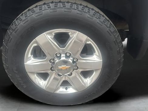 Used 2021 Chevrolet Silverado 2500 LTZ w/ LTZ Premium Package AWD/4WD image 38